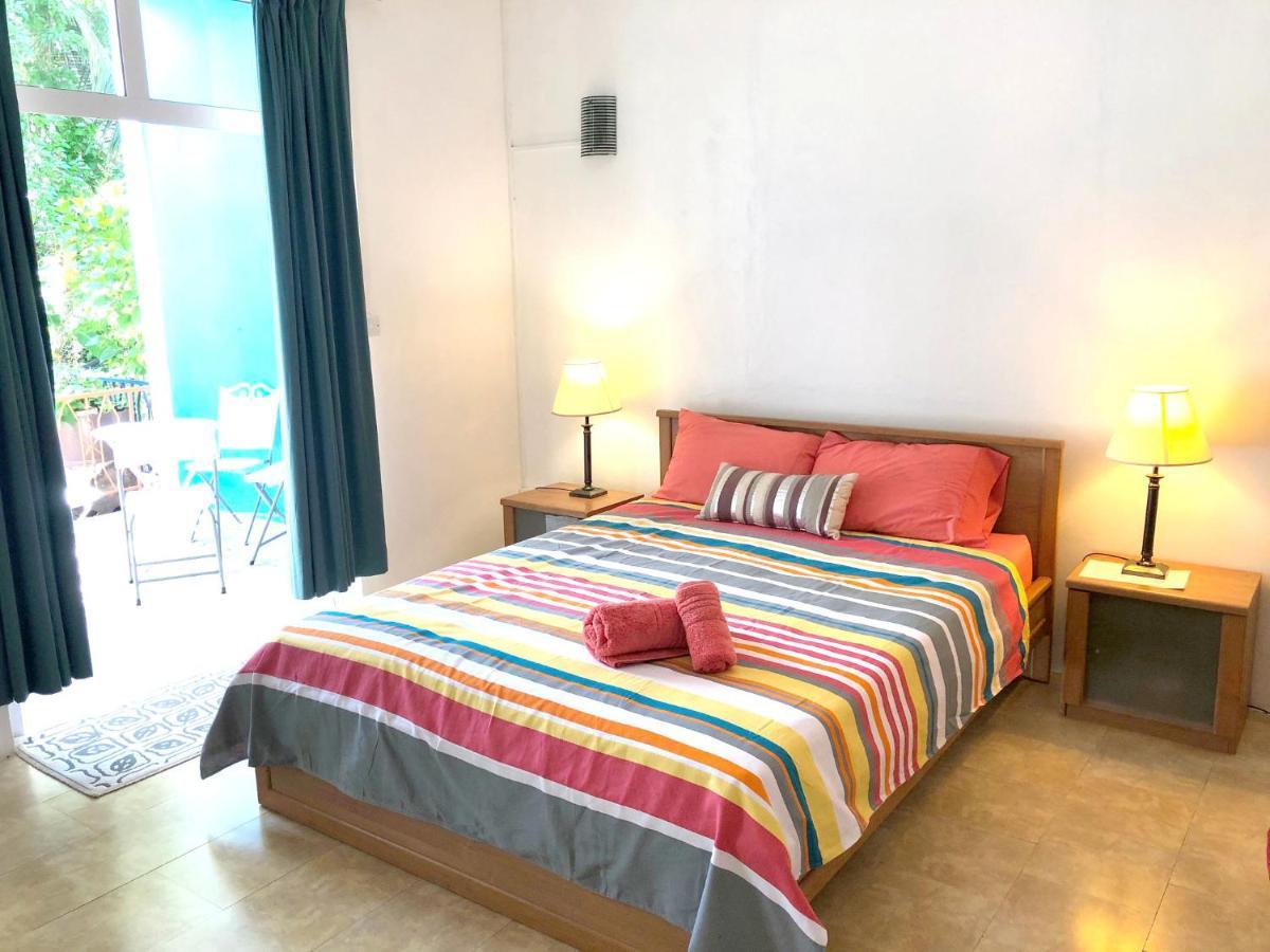 Bed and Breakfast Les Antigones à Port Mathurin Extérieur photo
